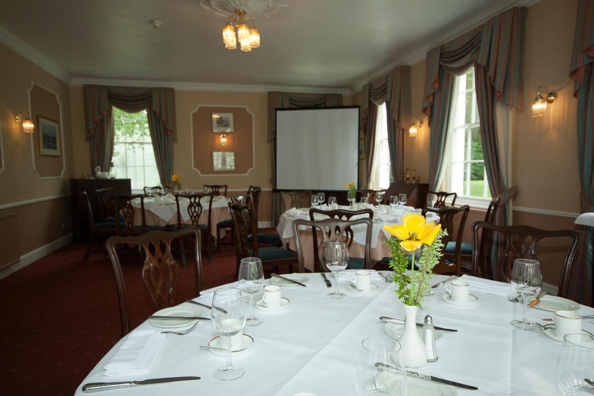 Corse Lawn House Hotel Restoran gambar